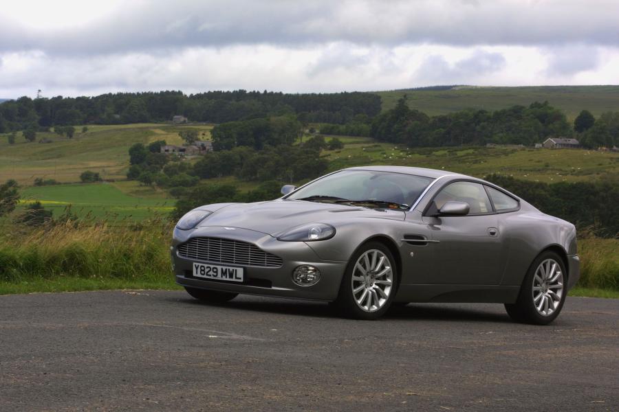  Aston Martin V12 Vanquish 2001 года  (UK) (фото 20 из 44)